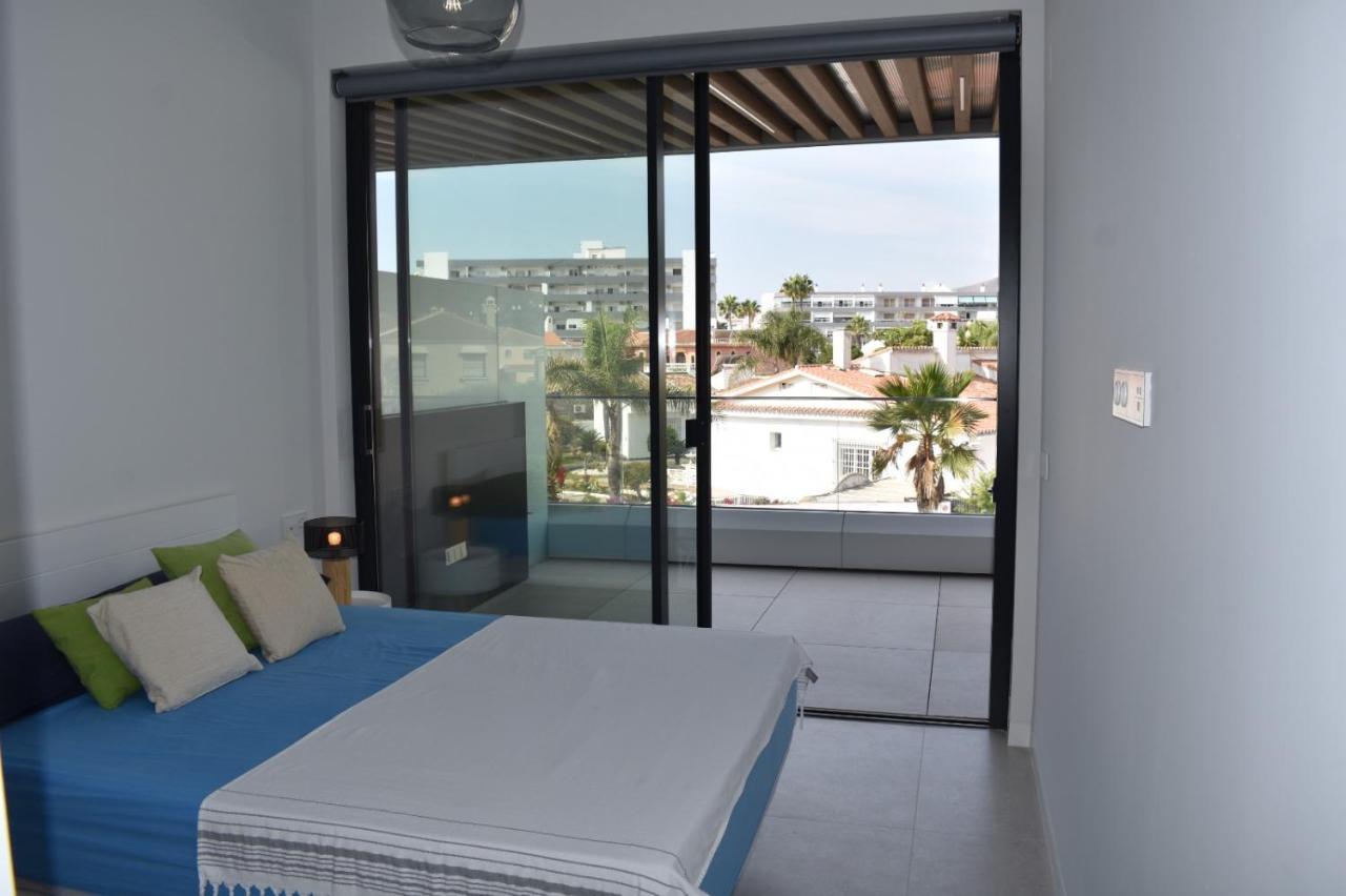 Luxury Complex Beachfront Apartment, Infinity Pool, Sauna, Gym And Large Terrace Torremolinos Exterior foto